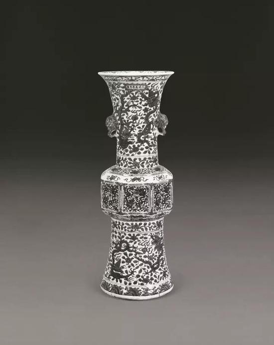 日本出光美術(shù)館藏明萬(wàn)歷染付龍文尊式瓶