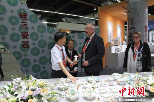 中國陶瓷企業(yè)亮相國際陶博會(huì)以中國品牌重返絲路“商隊(duì)”